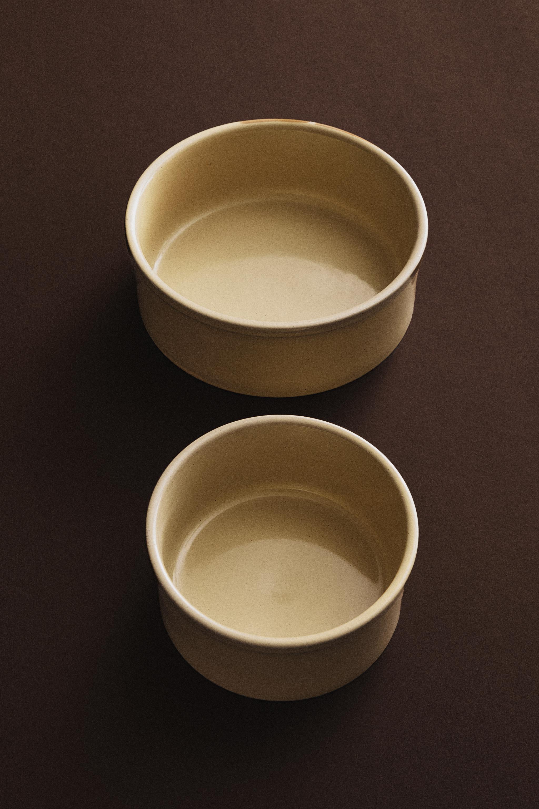 STONEWARE PET FOOD BOWL